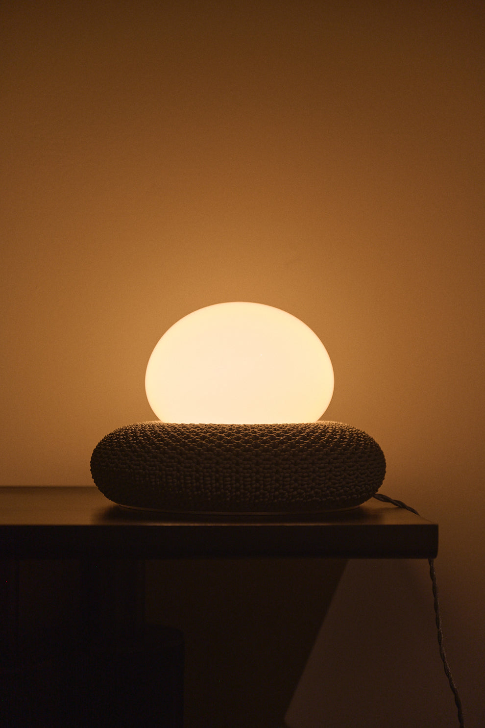 UNI SINGLE LAMP | DARK ASH